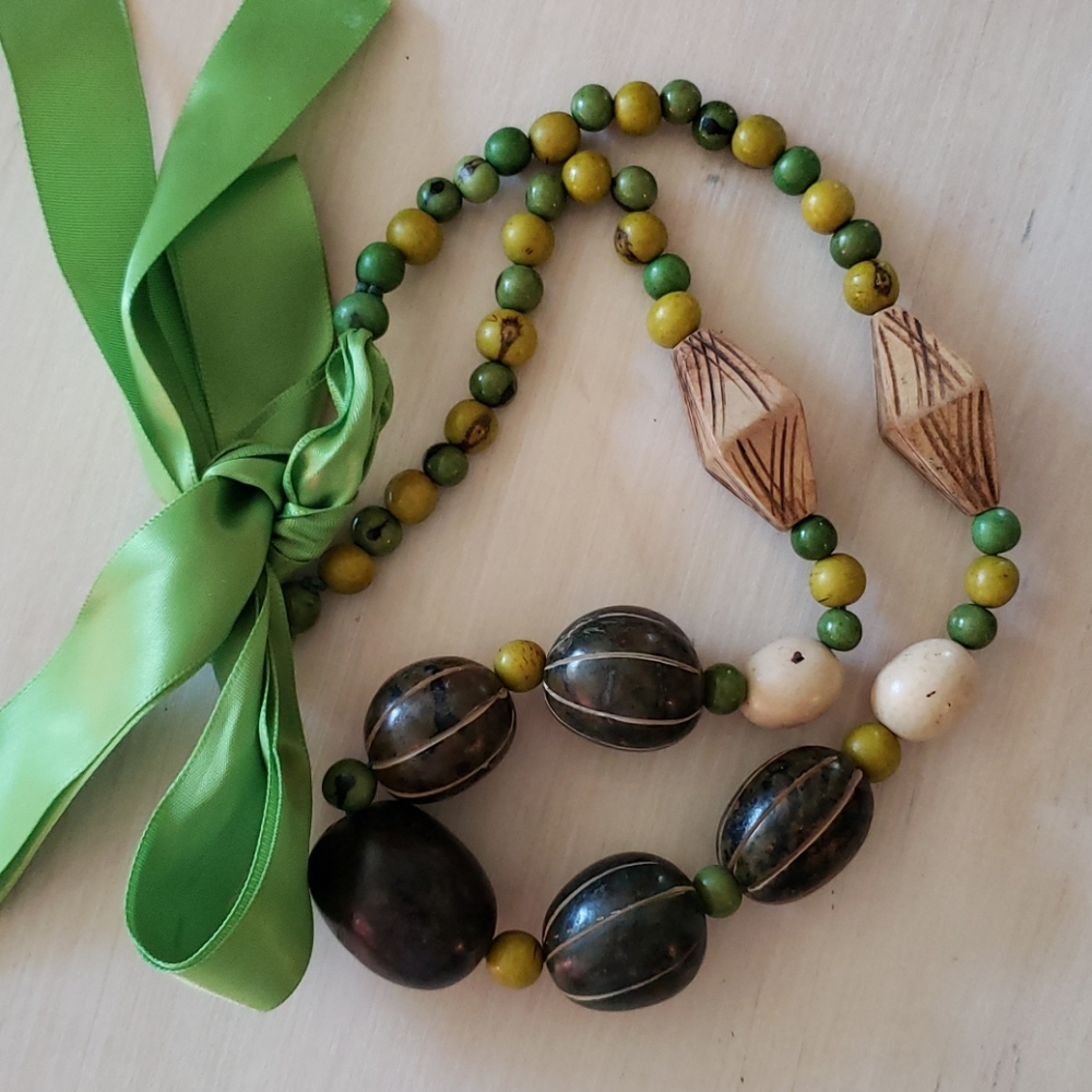 Brazilian Natural Seed Necklease